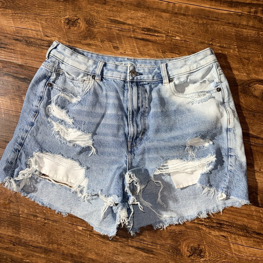 American Eagle Distressed Cutoff Mom Blue Jean Shorts‎ Women's Size 12